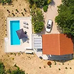 Forest Serenity فيلة بازين